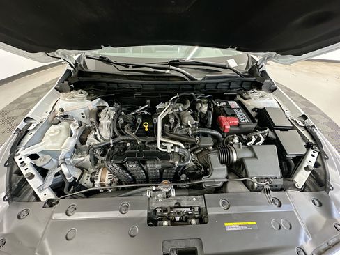 Used 2024 Nissan Altima 2.5 SR AWD/4WD image 33