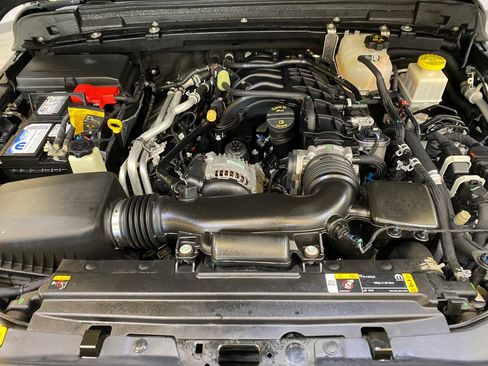 Used 2022 Jeep Gladiator Sport AWD/4WD image 10