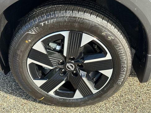 New 2026 Nissan Kicks SV w/ SV Premium Package AWD/4WD image 9