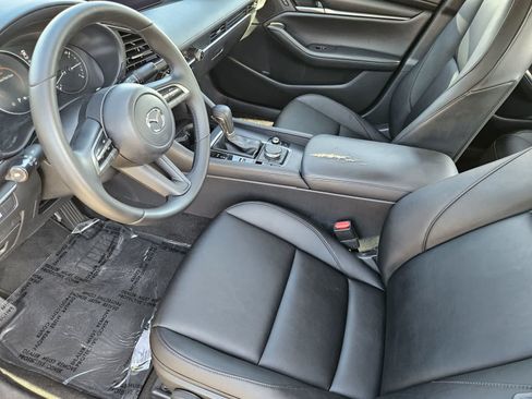 Used 2021 MAZDA MAZDA3 s FWD image 2