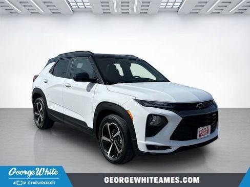 Used 2023 Chevrolet TrailBlazer RS w/ Sun and Liftgate Package image 1