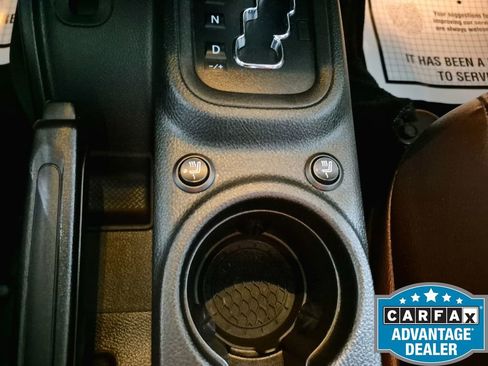 Used 2017 Jeep Wrangler Unlimited Rubicon w/ Connectivity Group image 23