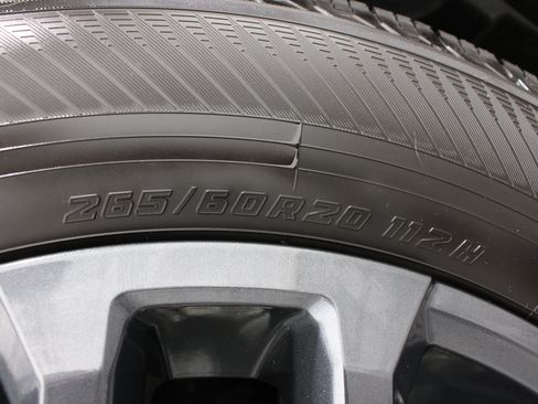 Used 2025 Toyota Sequoia Platinum AWD/4WD image 43
