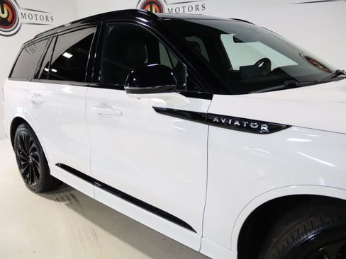 Used 2024 Lincoln Aviator Black Label AWD/4WD image 10