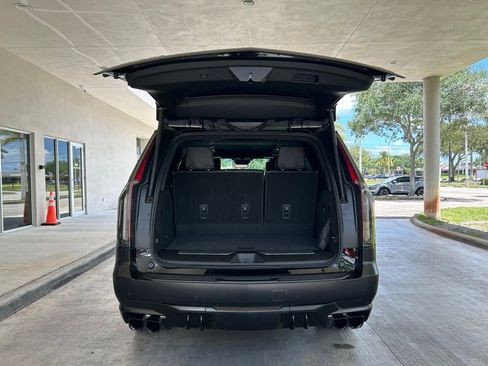 Used 2023 Cadillac Escalade V w/ Heavy-Duty Trailer Package AWD/4WD image 37