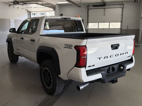 New 2025 Toyota Tacoma TRD Off-Road AWD/4WD image 4