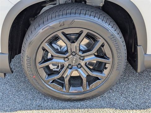 New 2025 Honda Pilot Touring image 13