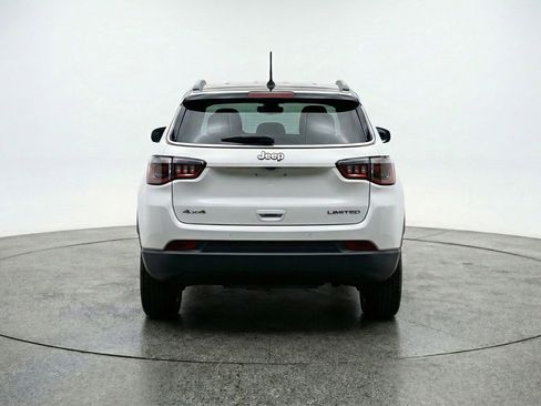 Used 2025 Jeep Compass Trailhawk AWD/4WD image 7
