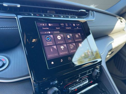 New 2025 Jeep Grand Cherokee Altitude image 24