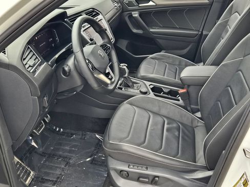 Certified 2024 Volkswagen Tiguan SEL R-Line AWD/4WD image 10