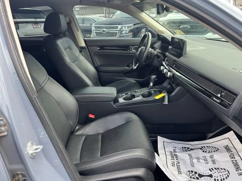 Used 2022 Honda Civic Touring image 6