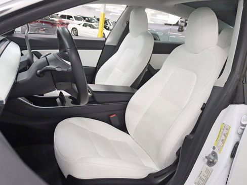 Used 2020 Tesla Model 3 Performance image 28