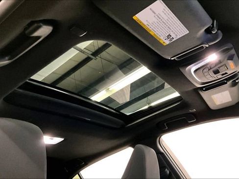 Used 2025 Toyota Corolla SE image 20