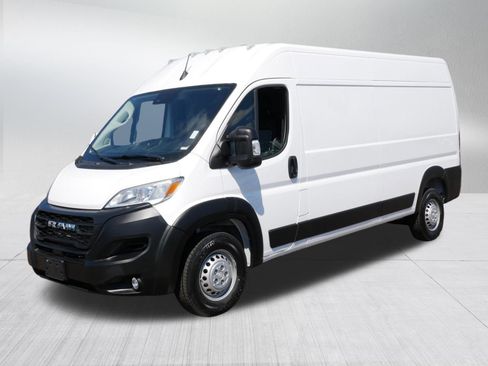 Used 2025 RAM ProMaster 2500 w/ Convenience Group FWD image 3