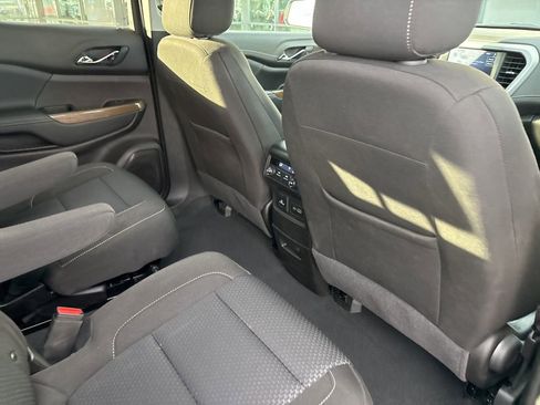 Used 2023 GMC Acadia SLE w/ Driver Convenience Package image 17
