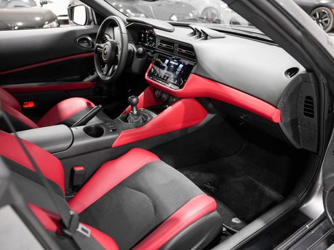 Used 2024 Nissan Z Performance w/ Floor Mat Package RWD image 23