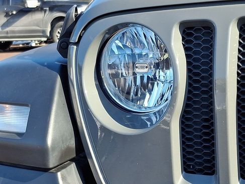 Used 2021 Jeep Wrangler Sport image 9