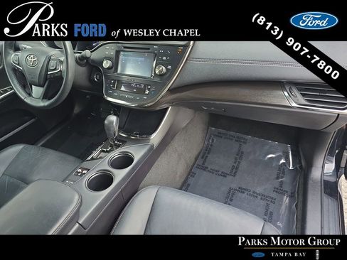 Used 2018 Toyota Avalon XLE image 9