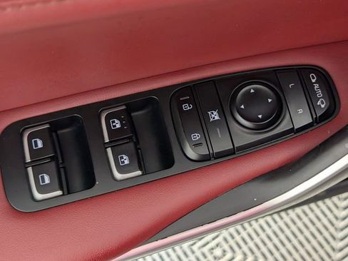 Used 2018 Kia Stinger GT1 image 12