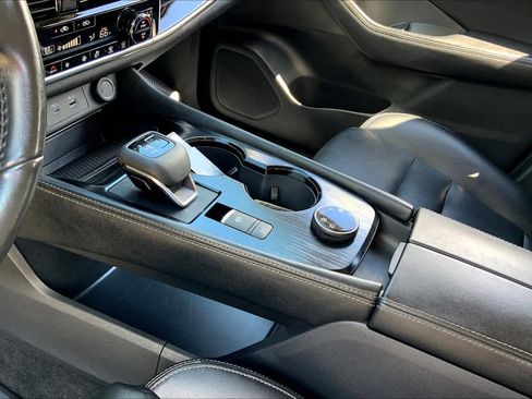 Used 2023 Nissan Rogue SL w/ SL Premium Package image 15