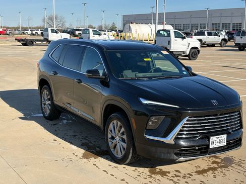 Used 2025 Buick Enclave Preferred image 11