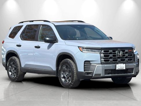 New 2026 Honda Pilot TrailSport image 9