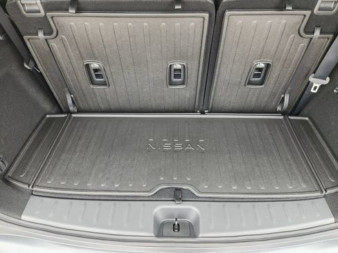 New 2026 Nissan Pathfinder Platinum FWD image 24