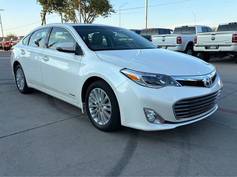 Used 2015 Toyota Avalon XLE Touring FWD image 3