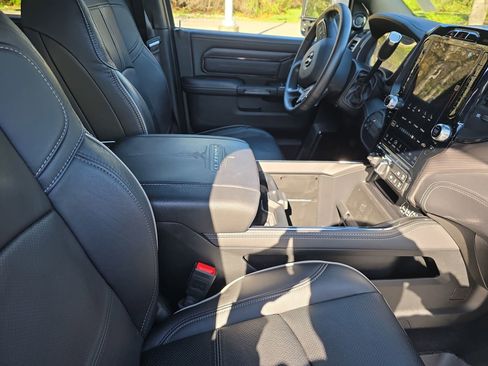 Used 2024 RAM 2500 Limited image 10