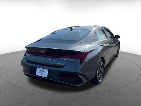 Used 2025 Hyundai Elantra Limited image 14