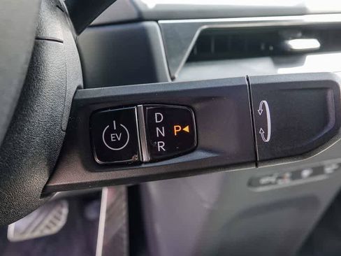 Certified 2024 Kia EV9 GT-Line AWD/4WD image 18