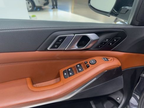 Used 2022 BMW X5 xDrive45e image 18