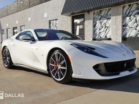 Used 2022 Ferrari 812 GTS RWD image 18