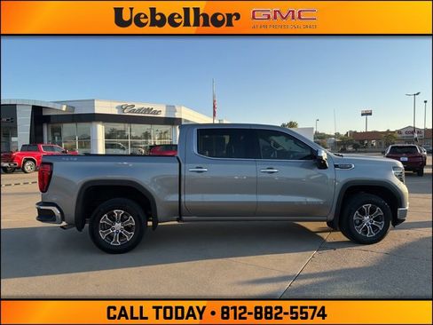 Used 2025 GMC Sierra 1500 SLT image 3