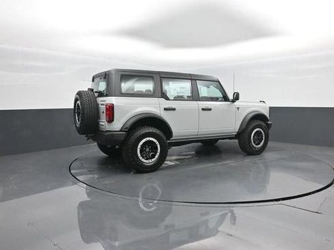 New 2026 Ford Bronco 4-Door w/ Sasquatch Package AWD/4WD image 8