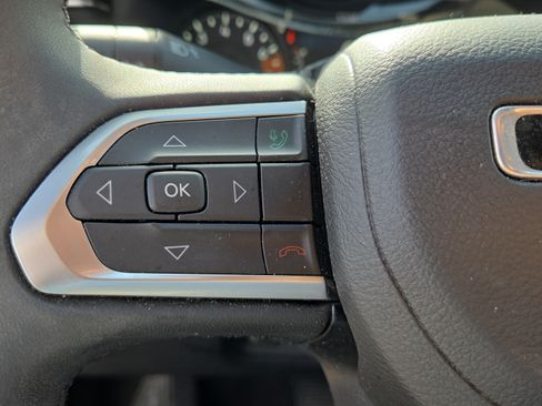 Used 2023 Jeep Compass Latitude AWD/4WD image 22