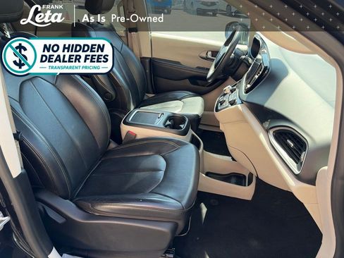 Used 2022 Chrysler Pacifica Touring-L FWD image 31