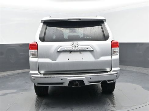 Used 2010 Toyota 4Runner SR5 image 28