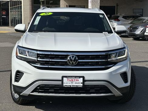 Used 2020 Volkswagen Atlas Cross Sport SE w/ Panoramic Sunroof Package image 2
