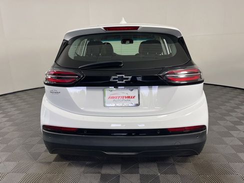 Used 2023 Chevrolet Bolt LT w/ Infotainment Package FWD image 4
