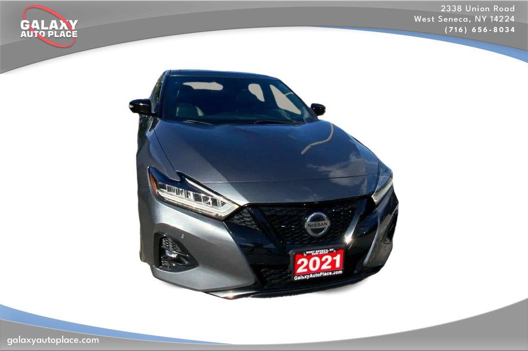 Used 2021 Nissan Maxima SR w/ Sport Mat Group FWD image 3