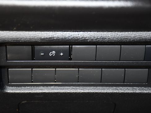 Used 2022 Mitsubishi Outlander SE image 35