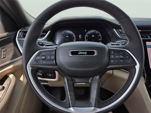 New 2025 Jeep Grand Cherokee Limited w/ Trailer Tow Package image 59