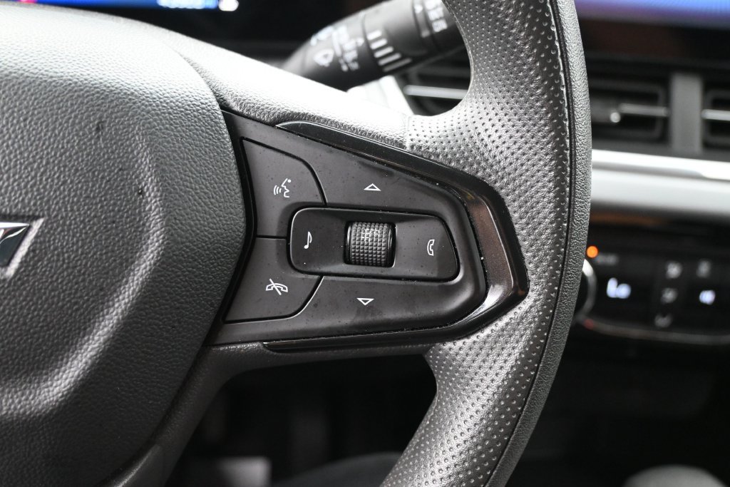 Used 2024 Chevrolet Trax LT FWD image 18