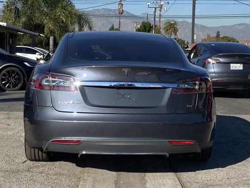 Used 2016 Tesla Model S 70 image 3