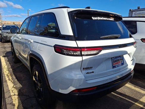 New 2025 Jeep Grand Cherokee Limited w/ Black Appearance Package AWD/4WD image 3