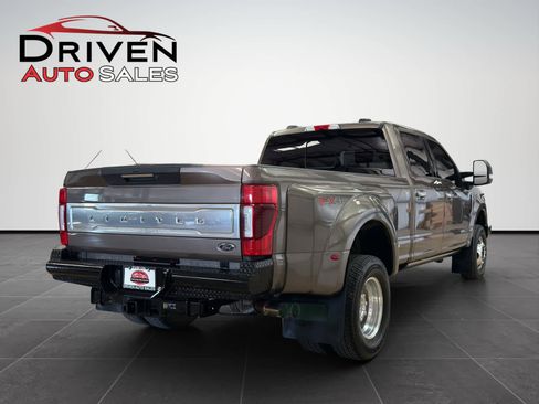 Used 2022 Ford F350 Limited image 5