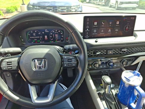 Used 2023 Honda Accord Touring image 10