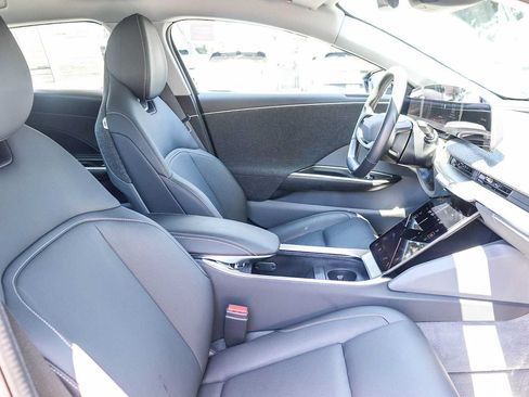 Used 2025 Lucid Air Pure RWD image 17
