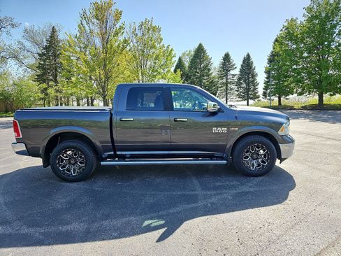 Used 2017 RAM 1500 Laramie w/ Convenience Group AWD/4WD image 7